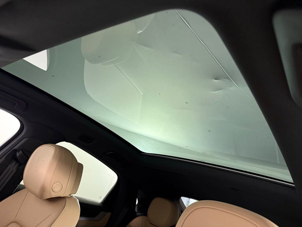 Certified 2025 Porsche Cayenne Coupe image 30