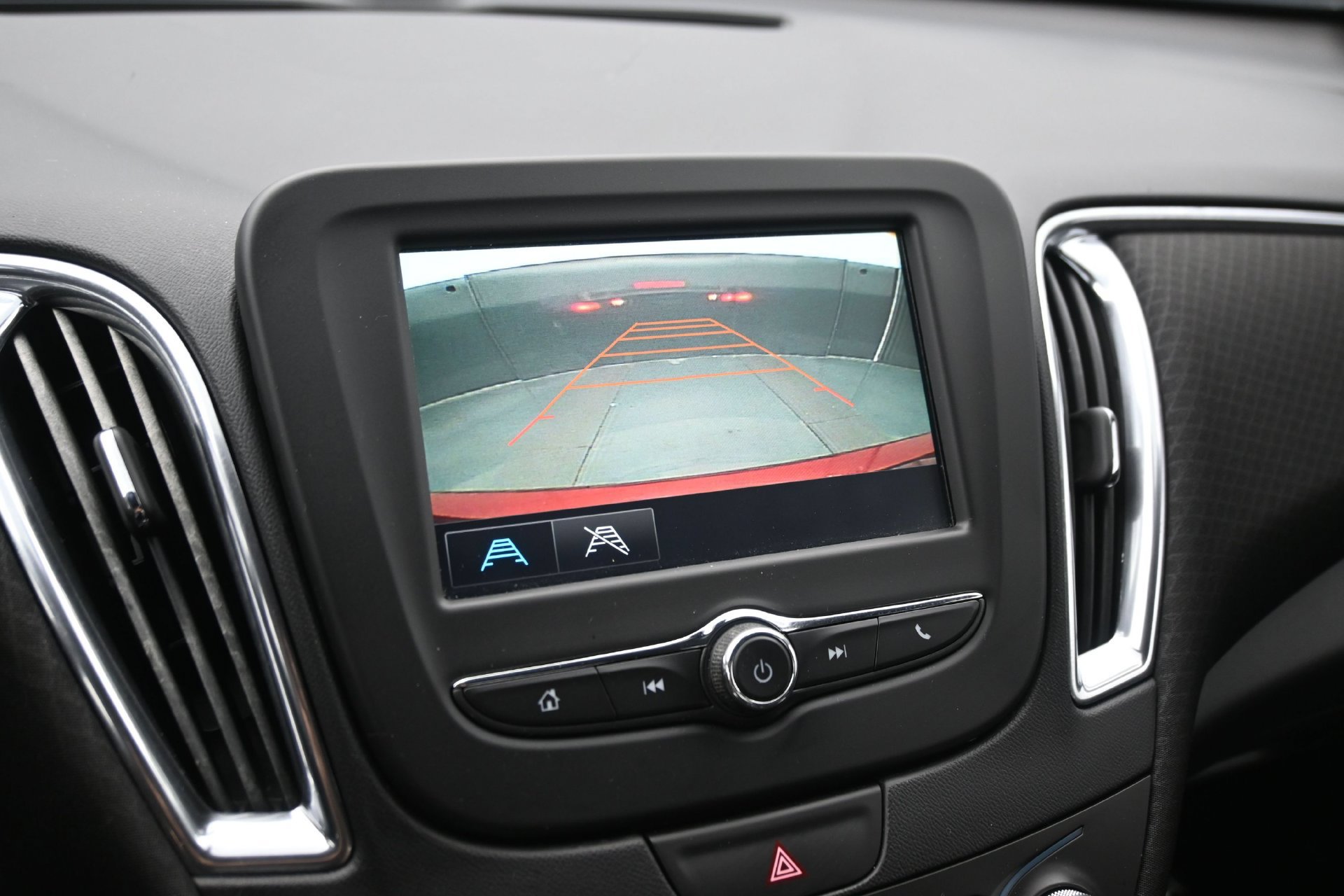 Used 2016 Chevrolet Malibu LT FWD image 24