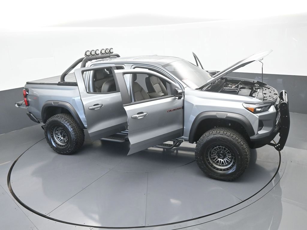 Used 2025 Chevrolet Colorado ZR2 w/ Technology Package AWD/4WD image 76
