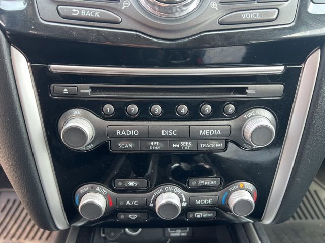 Used 2018 Nissan Pathfinder SV w/ SV Tech Package image 28