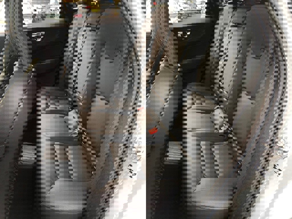 Used 2025 Volvo XC60 T8 Plus w/ Protection Package Premier image 33