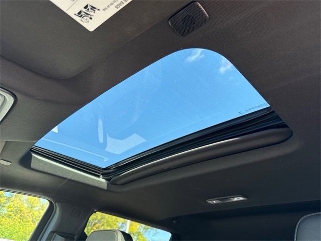 Used 2022 Chevrolet Silverado 1500 High Country w/ Z71 Off-Road Package image 17