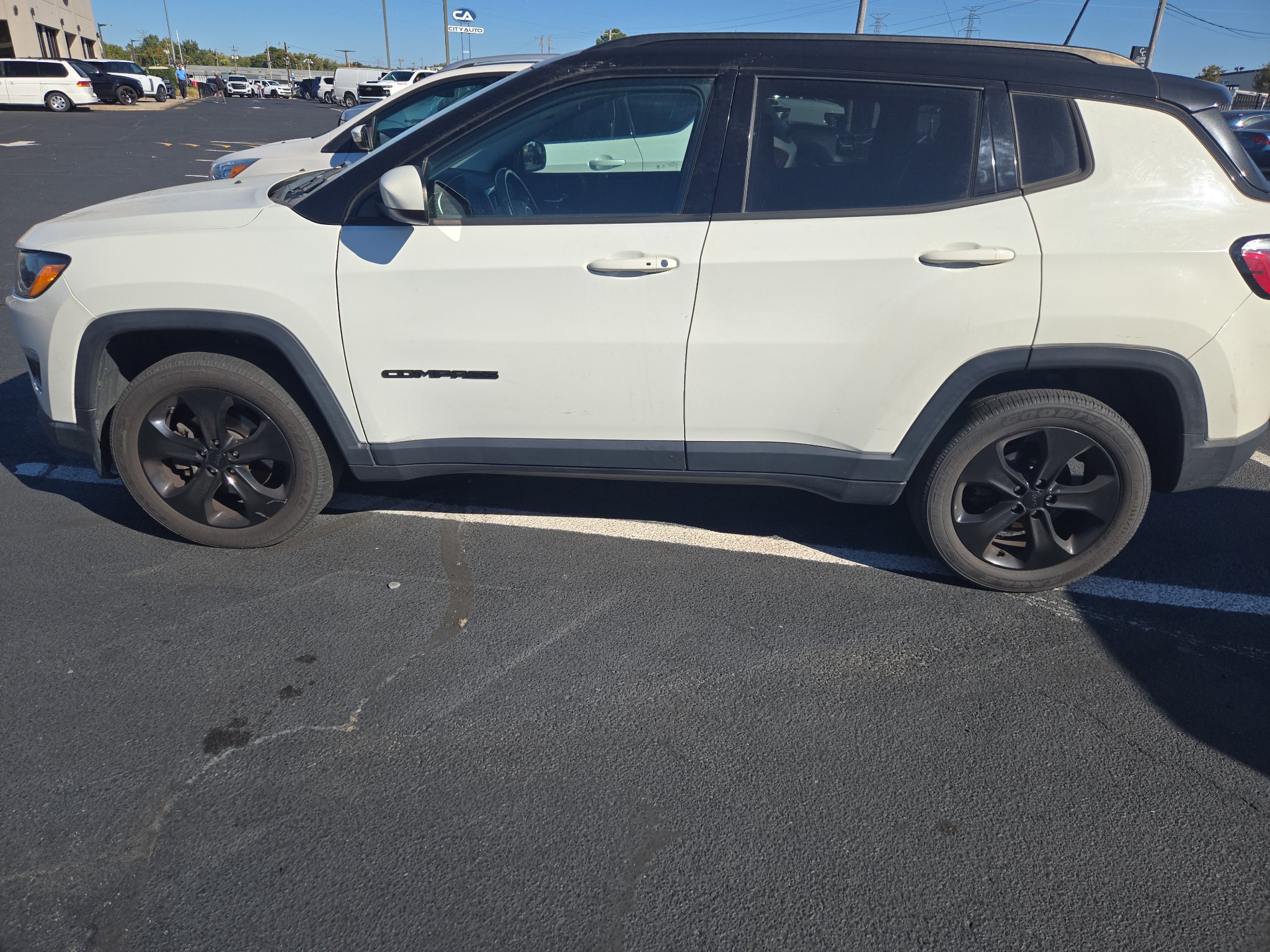 Used 2019 Jeep Compass Latitude AWD/4WD image 1