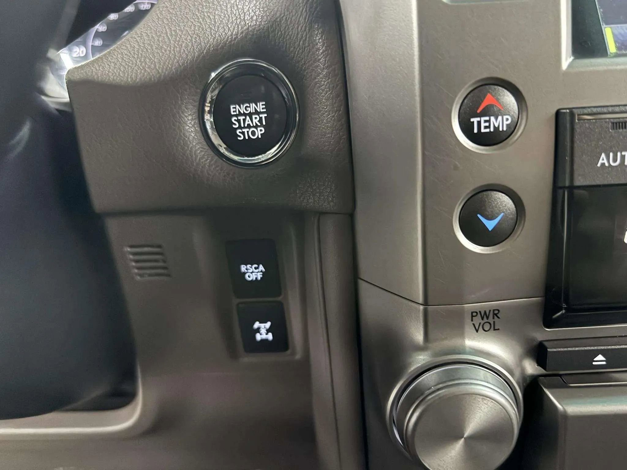 Used 2013 Lexus GX 460 image 23