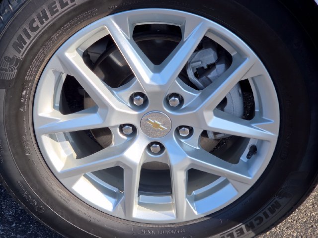 Used 2024 Chevrolet Equinox LT w/ LPO, Floor Liner Package FWD image 9