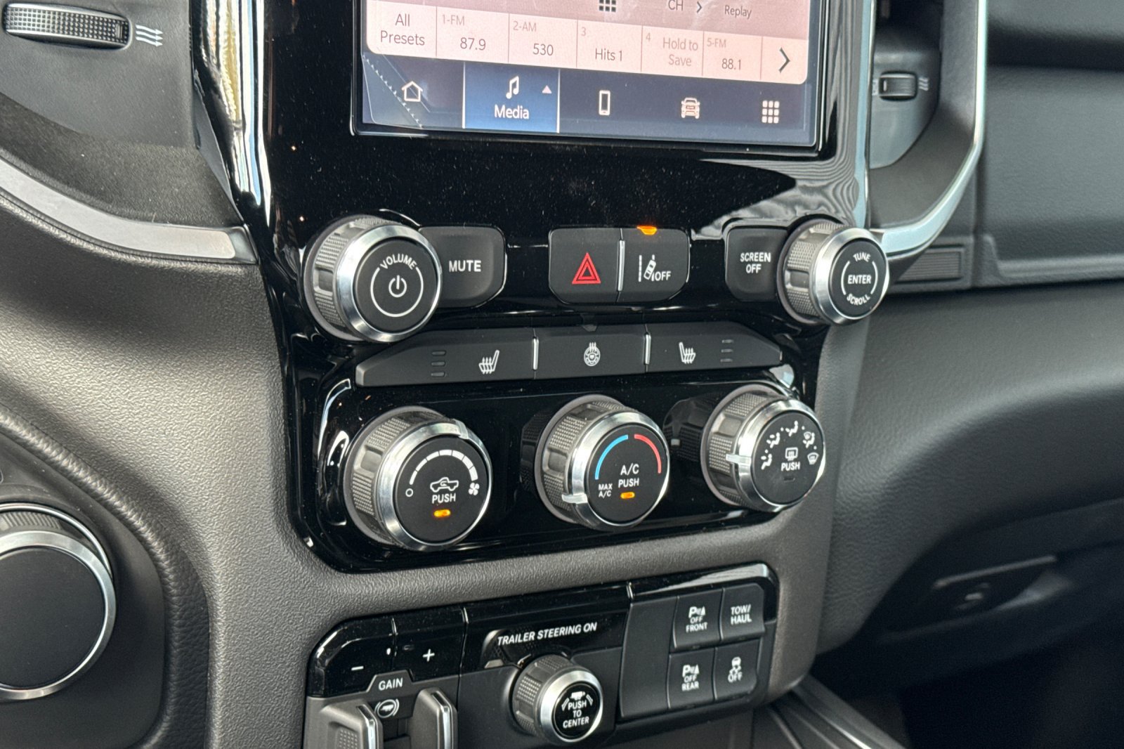 New 2027 RAM 1500 4x4 Crew Cab image 18