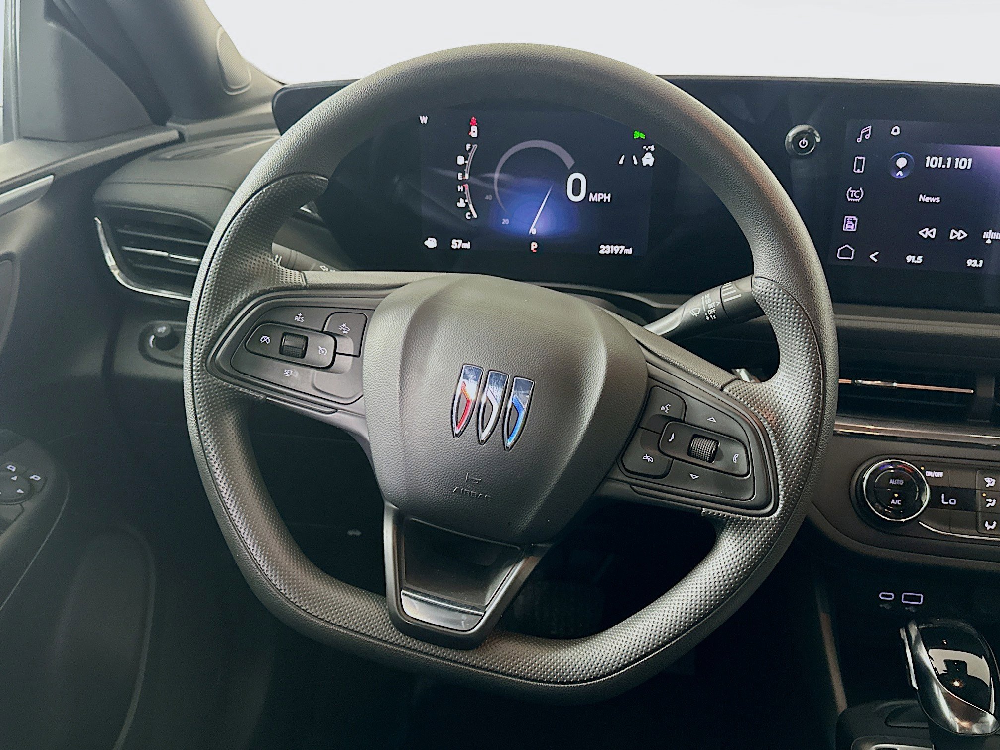 Used 2025 Buick Envista Preferred FWD image 17