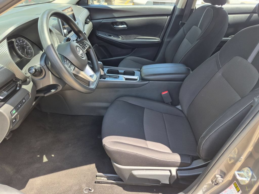 Used 2025 Nissan Sentra SV FWD image 24