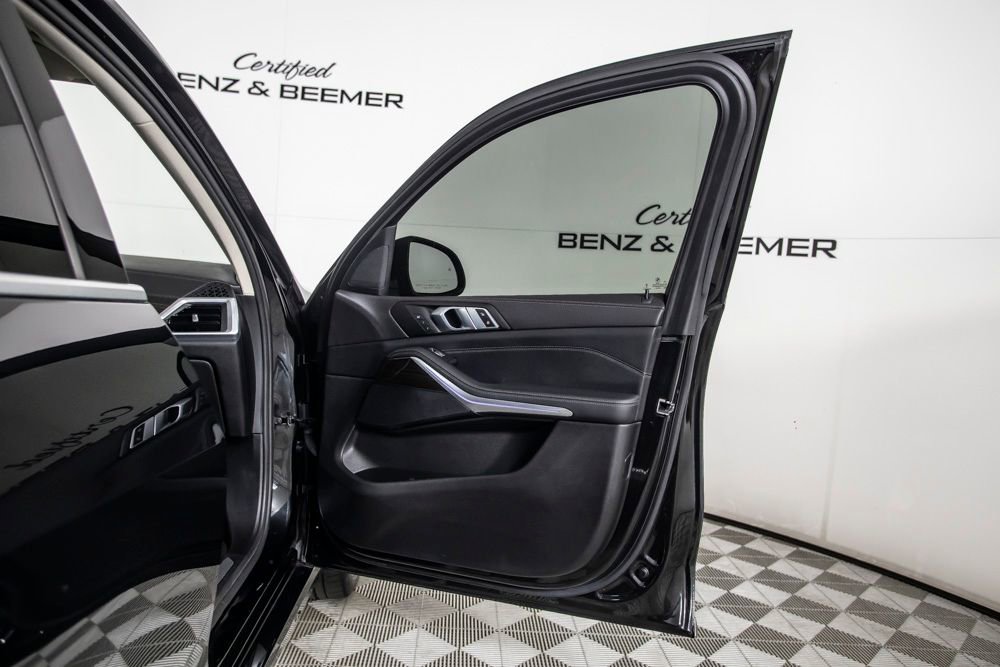 Used 2024 BMW X7 xDrive40i w/ Parking Assistance Package image 20