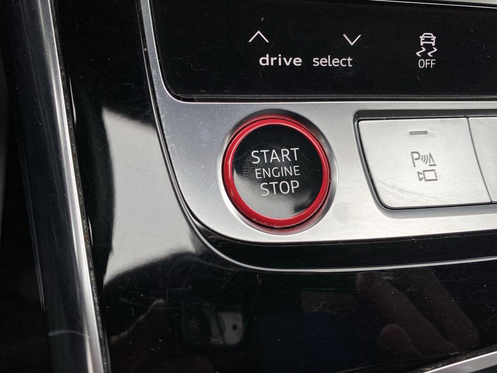 Used 2022 Audi RS Q8 w/ Carbon Optic Package image 36