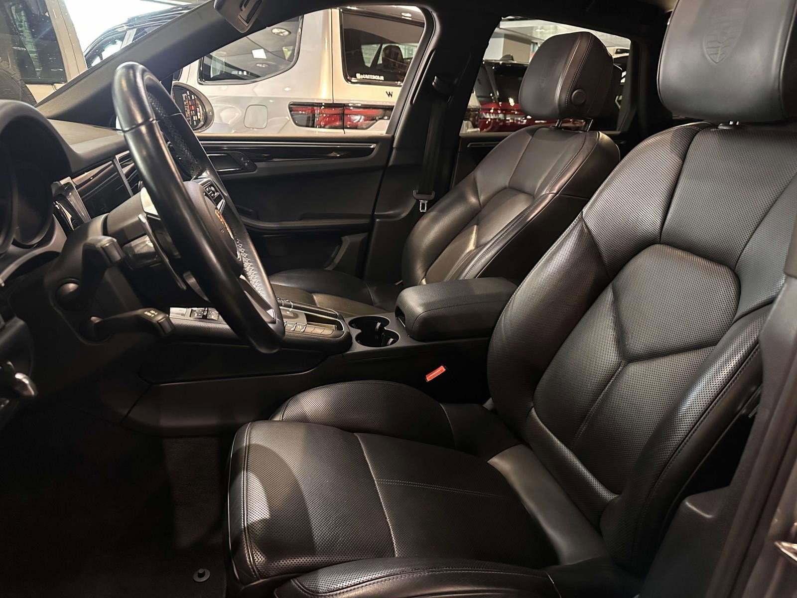 Used 2020 Porsche Macan image 15