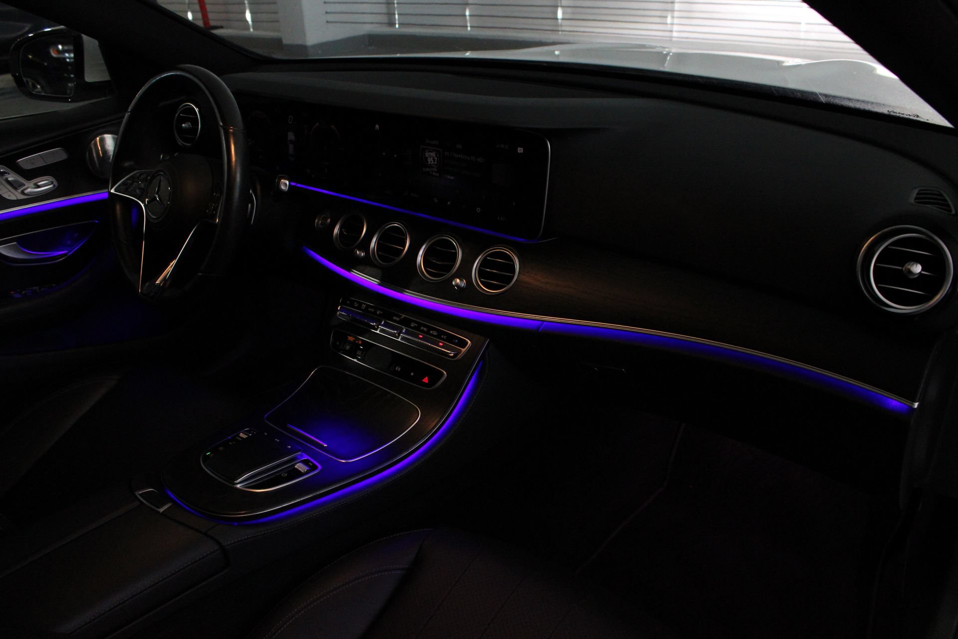 Used 2023 Mercedes-Benz E 350 4MATIC Sedan image 15