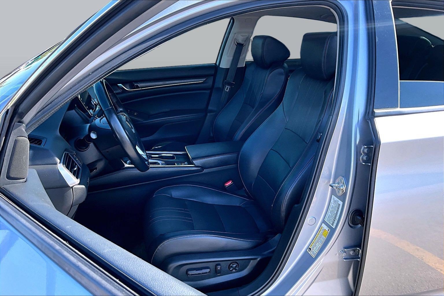 Used 2016 Subaru Outback 2.5i Limited AWD/4WD image 25