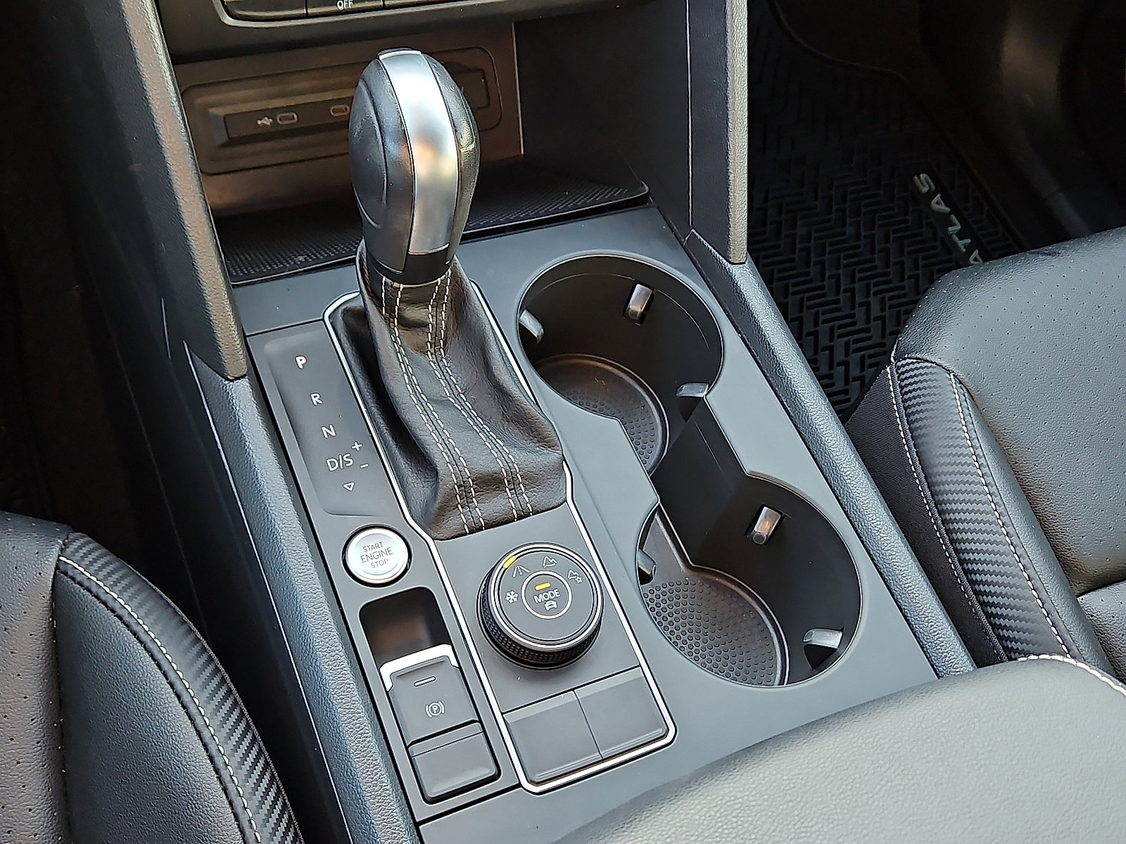 Certified 2022 Volkswagen Atlas Cross Sport SE image 13