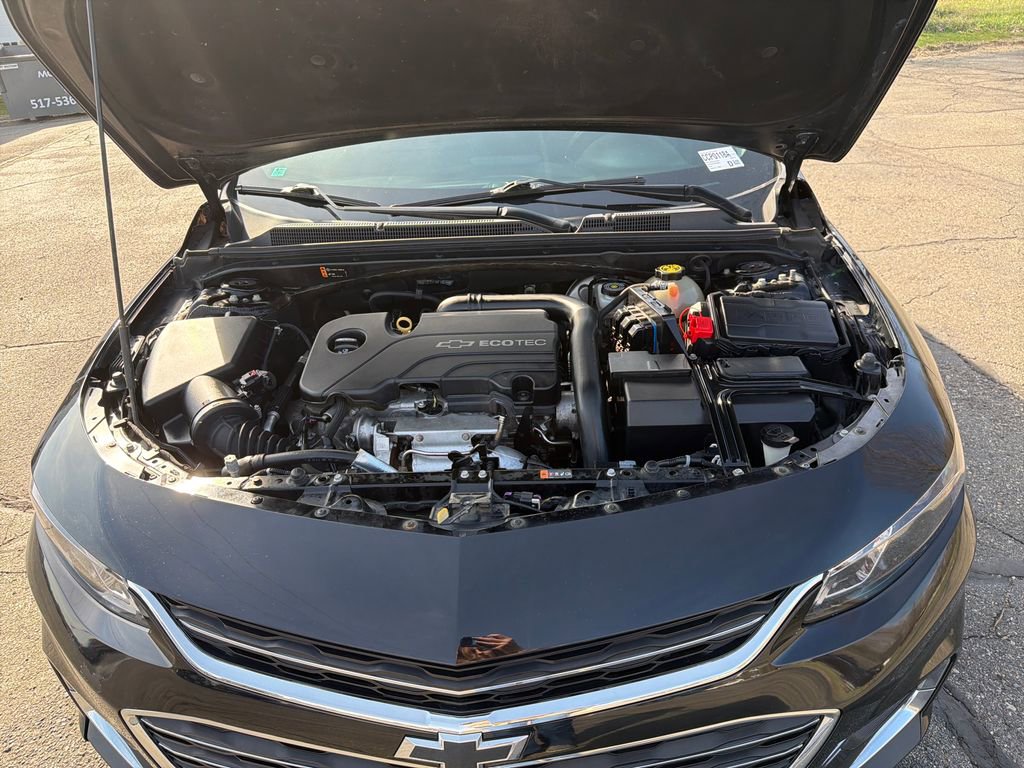 Used 2017 Chevrolet Malibu LT image 37