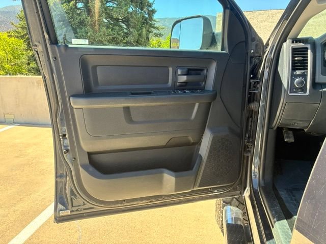 Used 2016 RAM 2500 Tradesman w/ Chrome Appearance Group AWD/4WD image 11