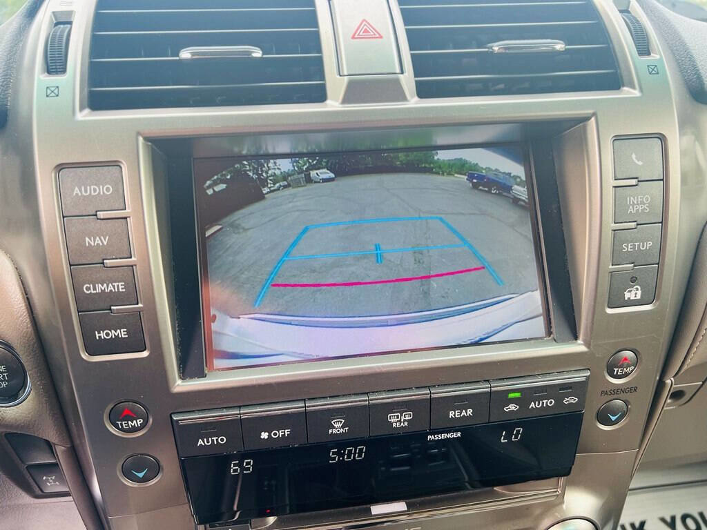 Used 2016 Lexus GX 460 image 16