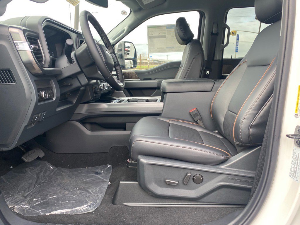 New 2025 Ford F250 Lariat image 19