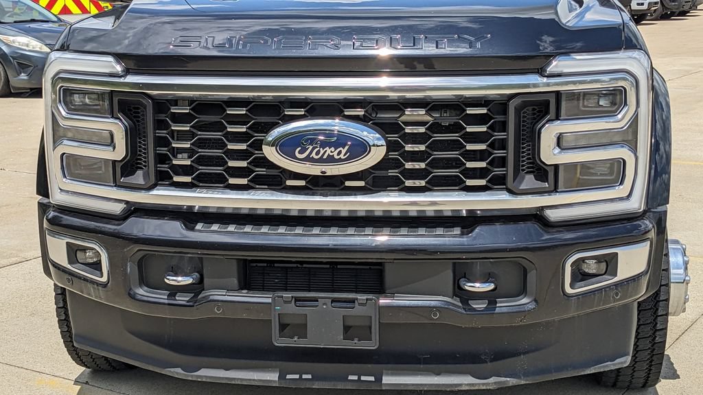 Certified 2024 Ford F450 Platinum w/ FX4 Off-Road Package AWD/4WD image 9