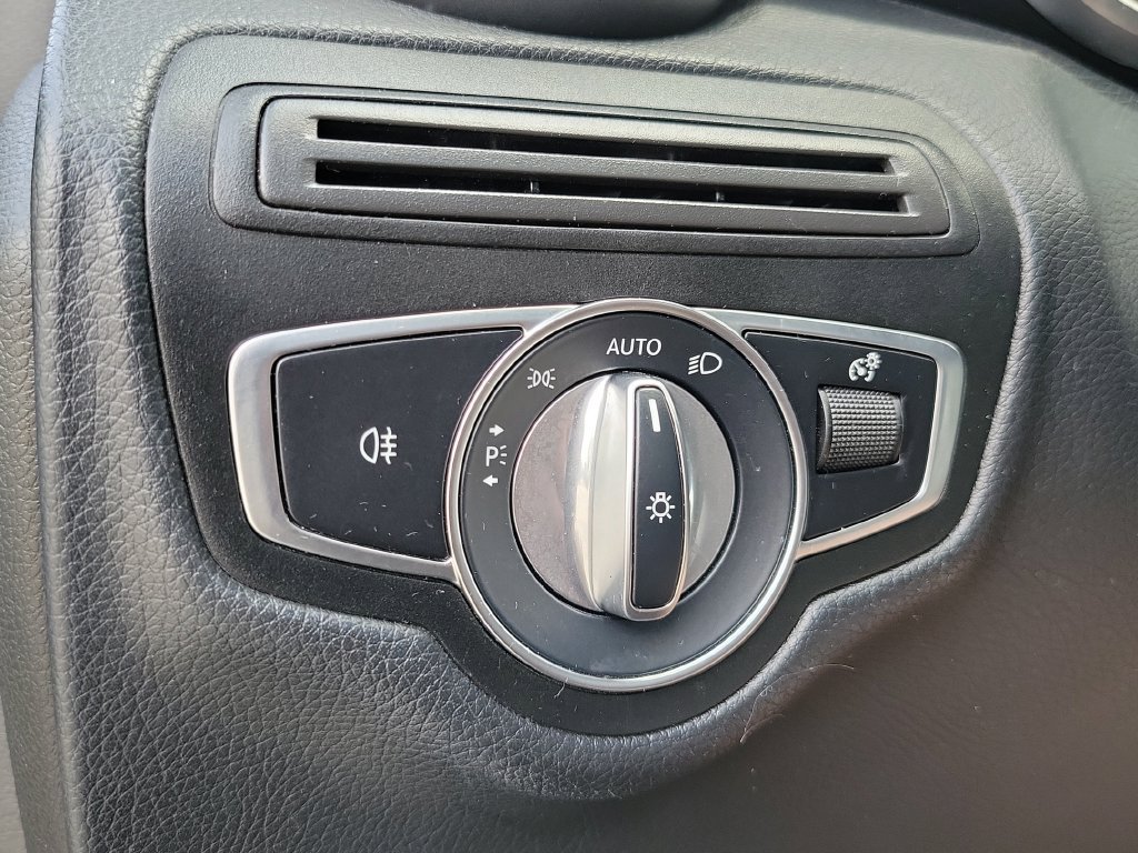 Used 2021 Mercedes-Benz GLC 300 4MATIC image 22