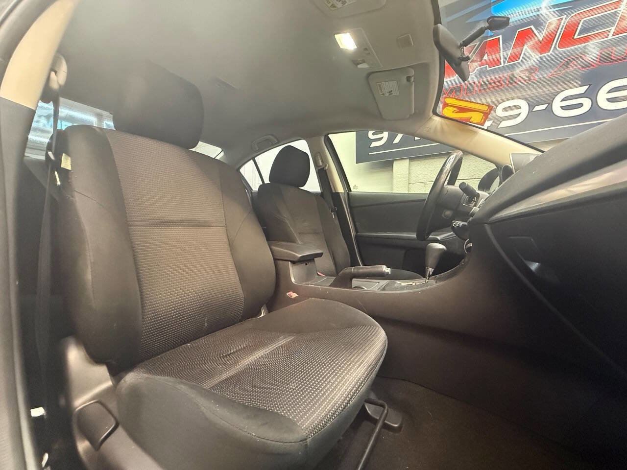 Used 2012 MAZDA MAZDA3 i Touring FWD image 4