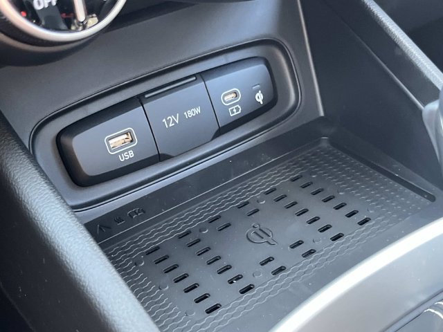 New 2026 Hyundai Venue SEL FWD image 28