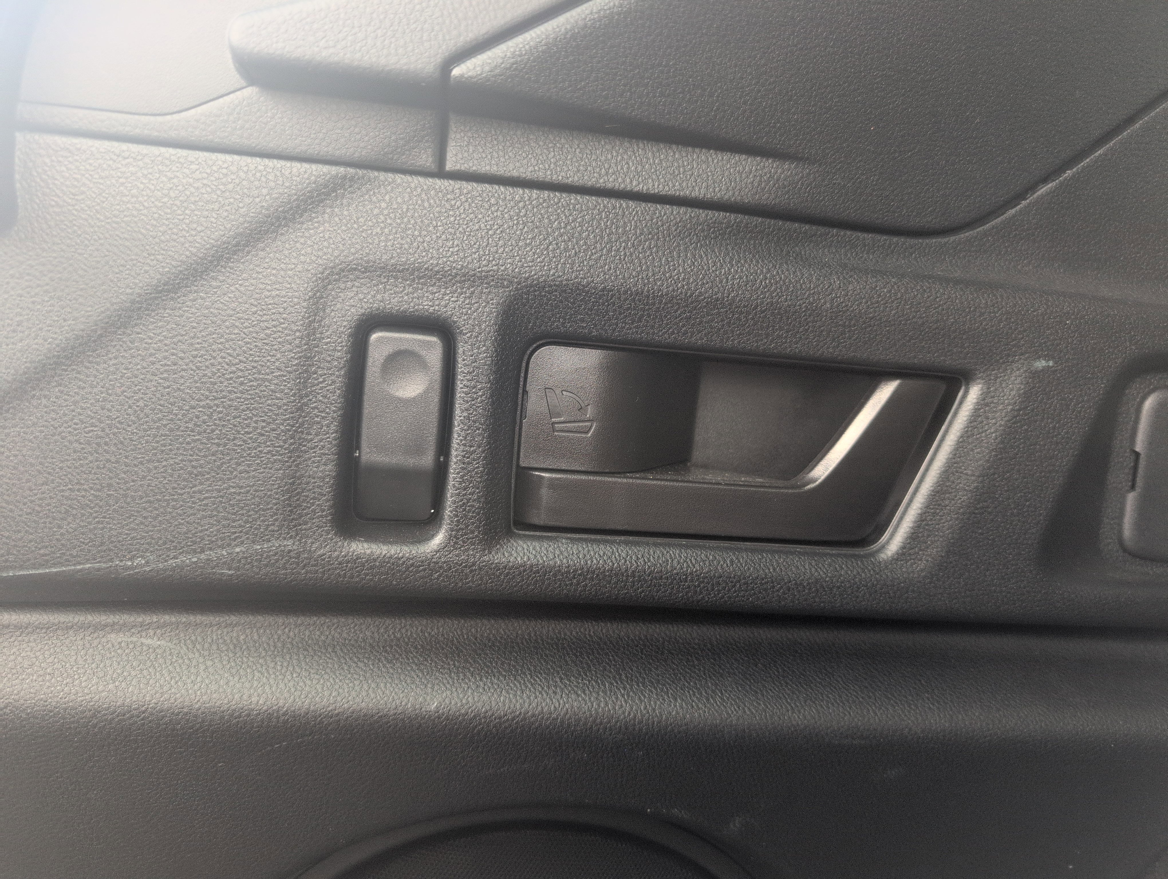 Used 2025 Subaru Outback Limited image 11