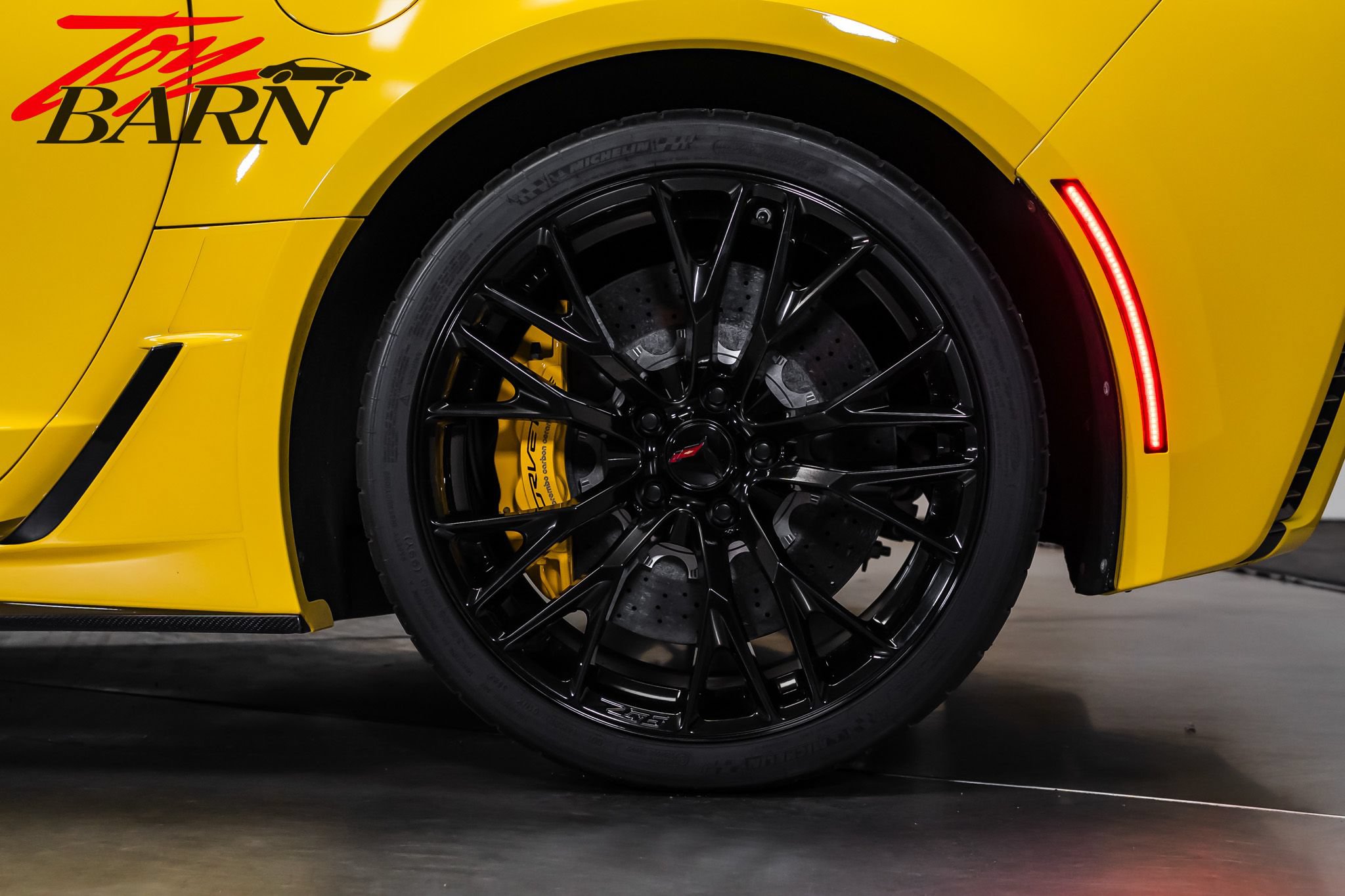 Used 2016 Chevrolet Corvette Z06 w/ 3LZ Preferred Equipment Group RWD image 27