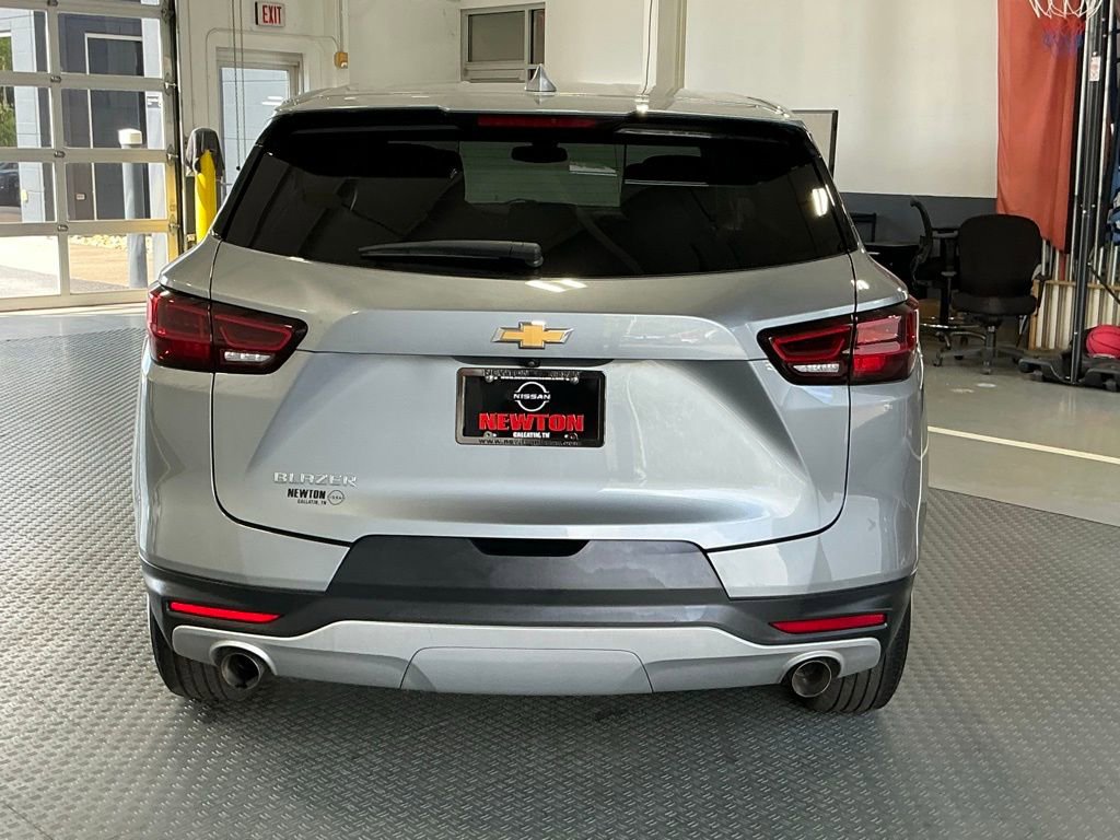 Used 2025 Chevrolet Blazer LT FWD image 19