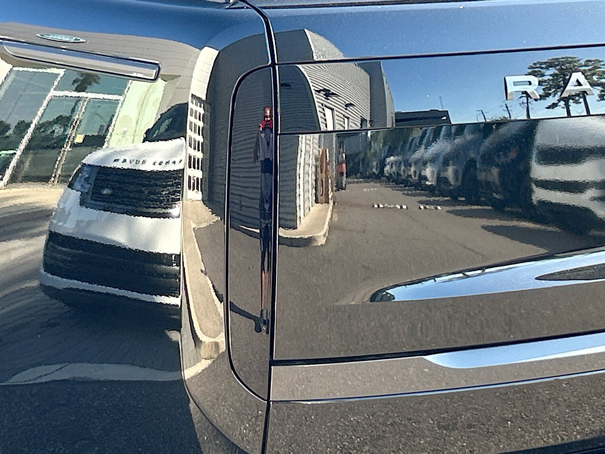 New 2025 Land Rover Range Rover SE image 7