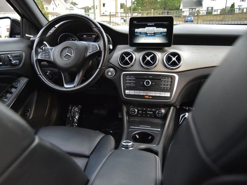 Used 2020 Mercedes-Benz GLA 250 4MATIC image 21