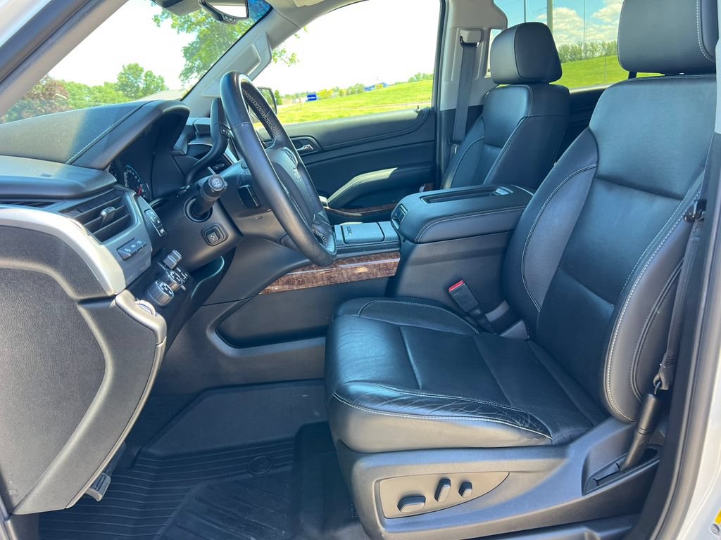 Used 2018 Chevrolet Suburban Premier w/ Max Trailering Package AWD/4WD image 4