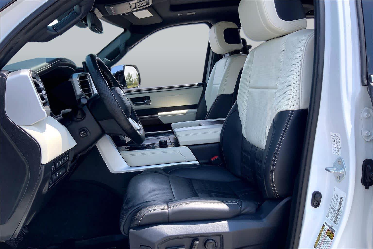Used 2023 Toyota Sequoia Capstone RWD image 8