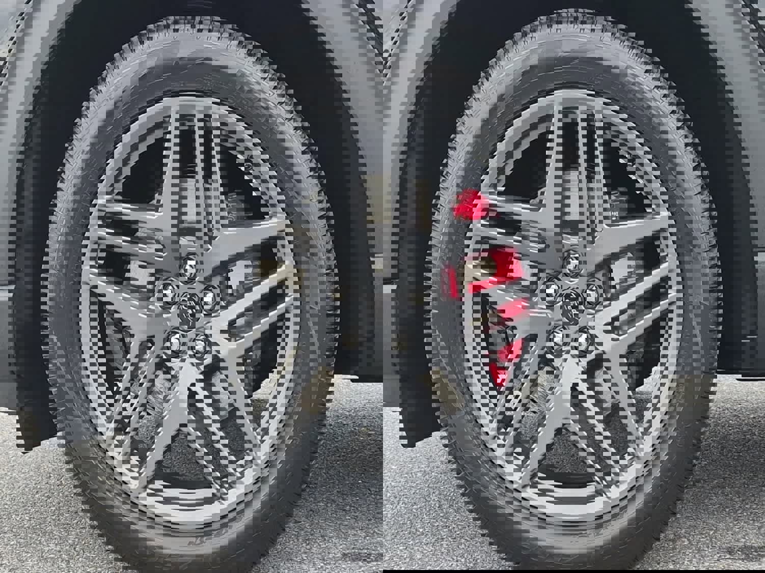 Used 2025 Ford Explorer ST-Line w/ ST-Line Street Pack image 6