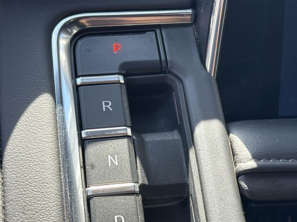 Used 2024 Chevrolet Suburban LT RWD image 14
