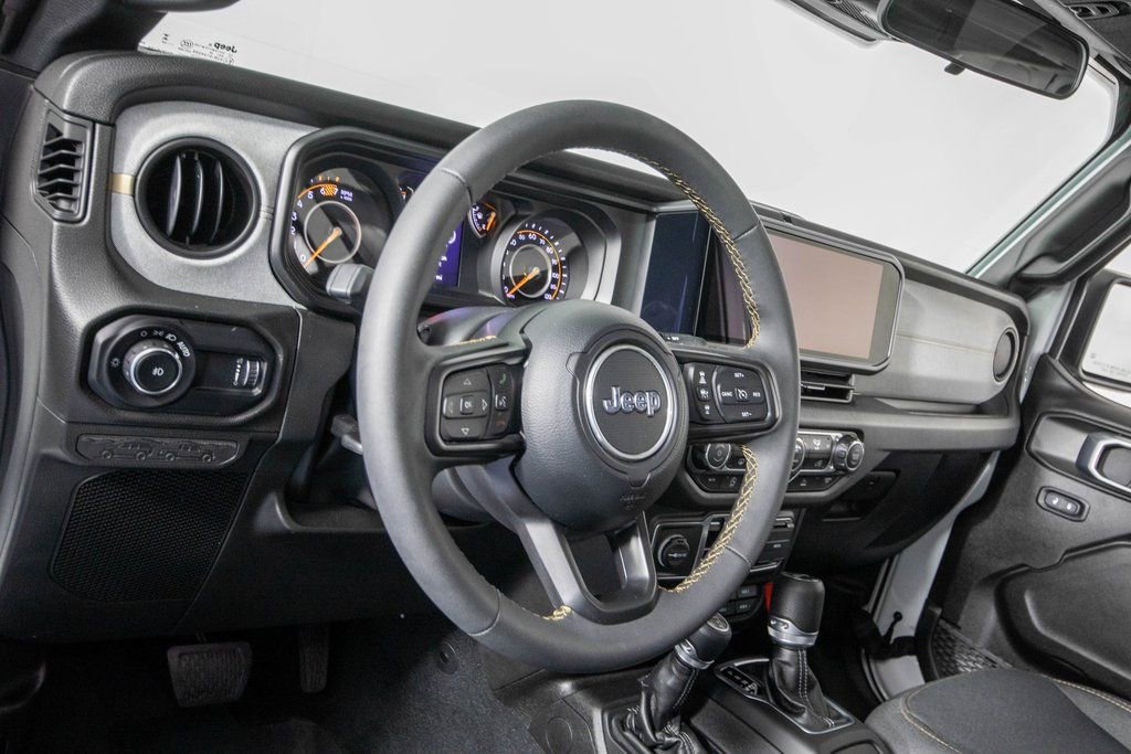 Used 2024 Jeep Wrangler Willys image 17