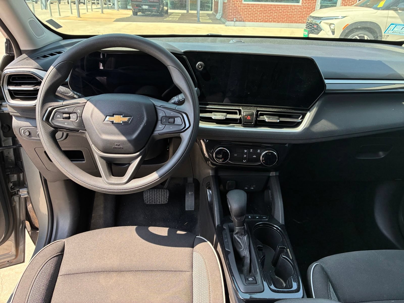 Used 2025 Chevrolet TrailBlazer LT AWD/4WD image 4