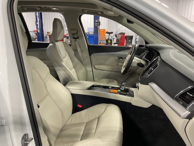 Used 2023 Volvo XC90 B5 Core w/ Climate Package AWD/4WD image 11