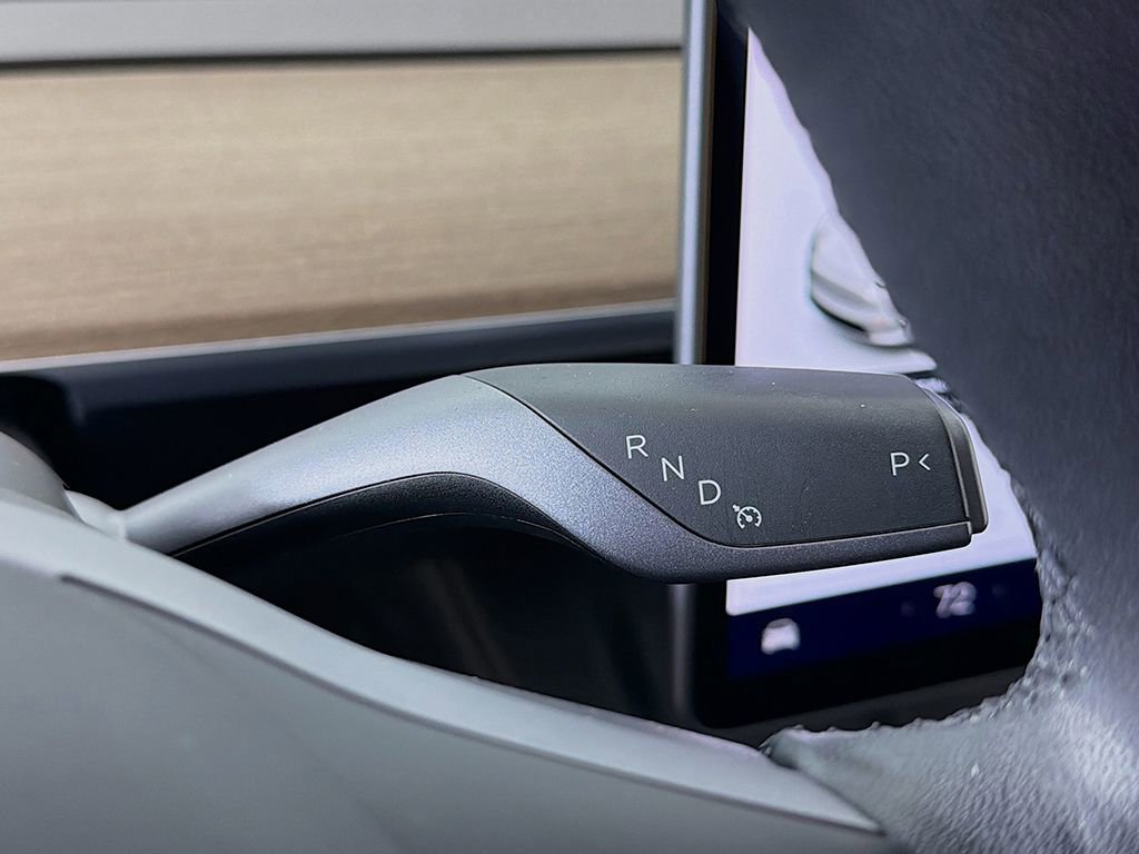 Used 2021 Tesla Model Y Long Range image 32