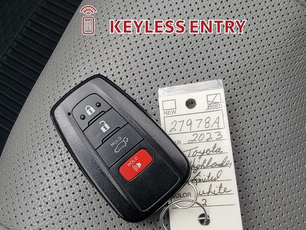 Used 2023 Toyota Highlander Limited image 38