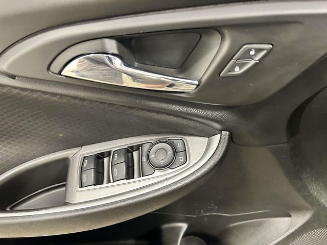 Used 2023 Chevrolet Malibu LT image 13
