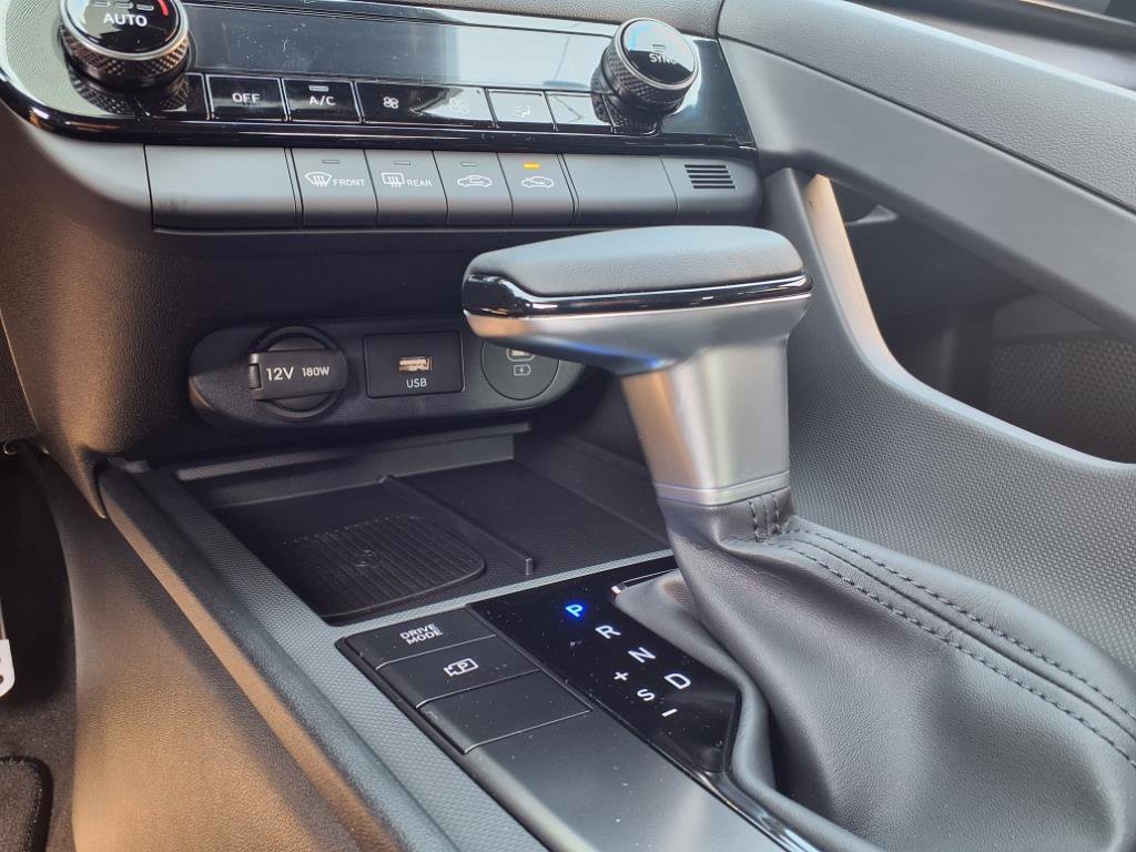 New 2025 Hyundai Elantra Sport image 10