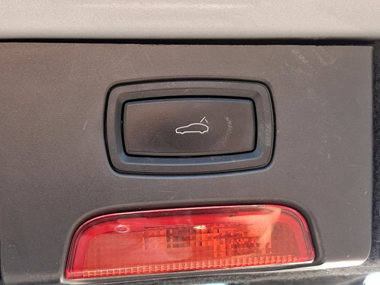 Used 2014 Porsche Cayenne image 32