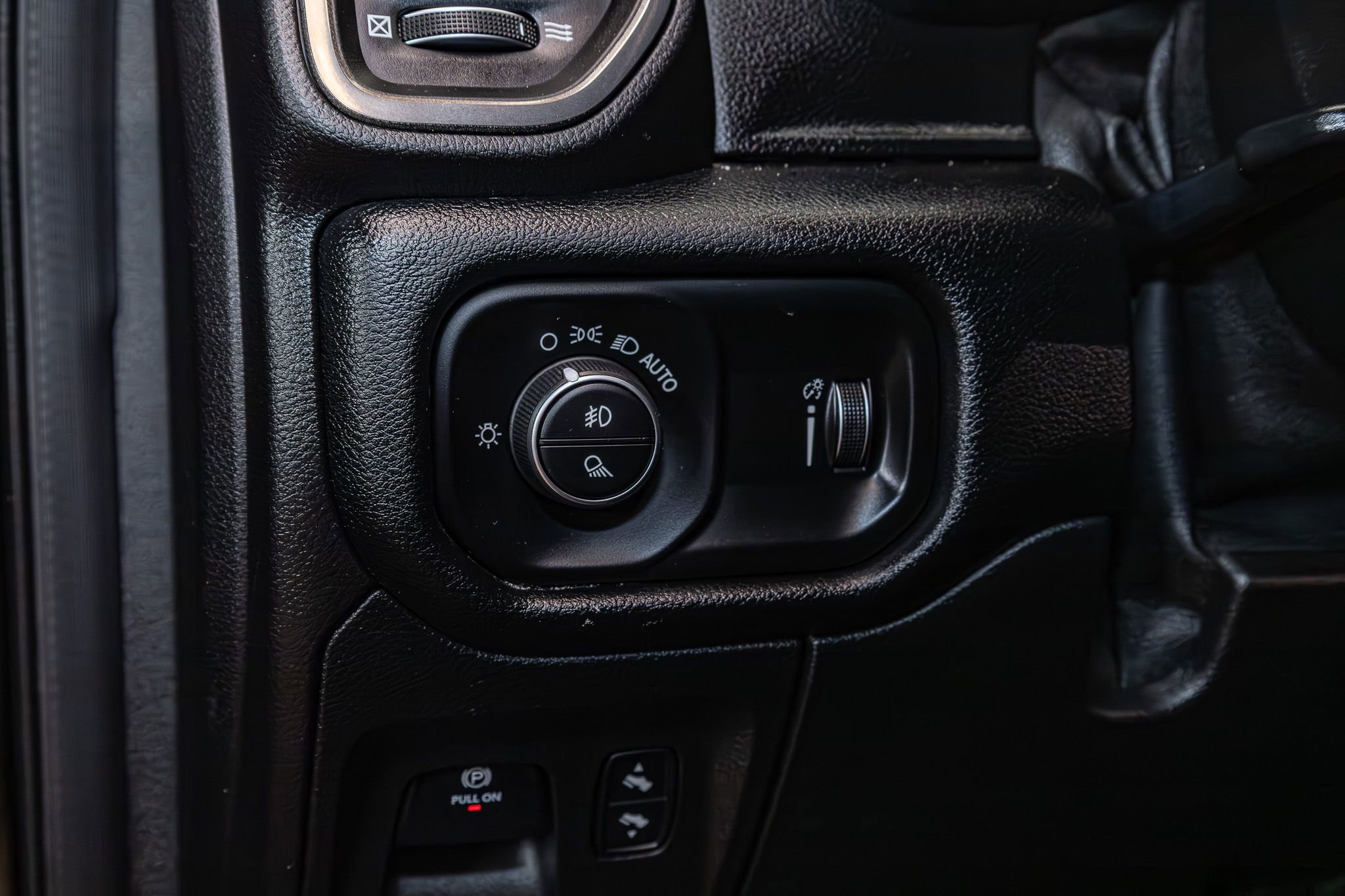 Used 2020 RAM 1500 Sport w/ Level 2 Equipment Goup w/2_L image 17