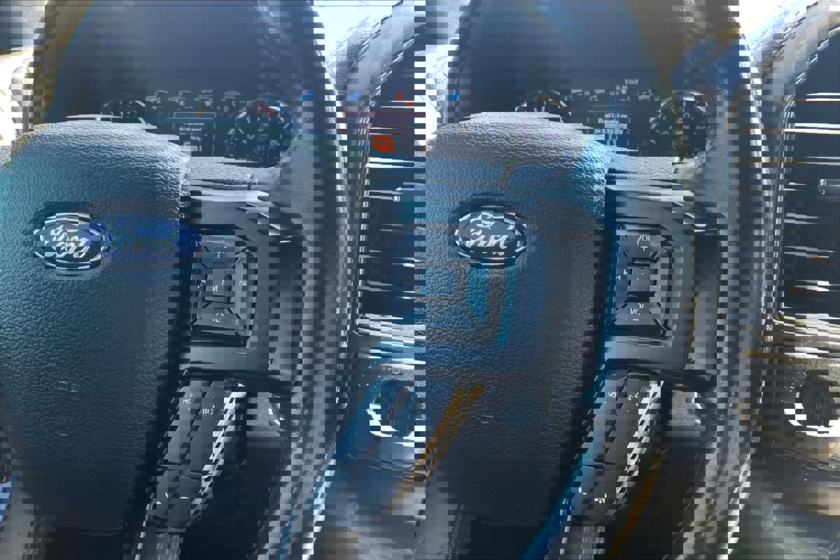 Used 2020 Ford Expedition Limited image 19