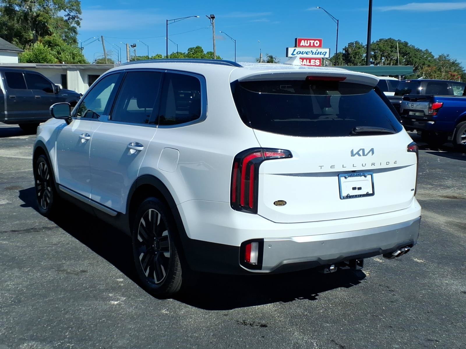 Used 2024 Kia Telluride SX w/ Towing Package AWD/4WD image 3