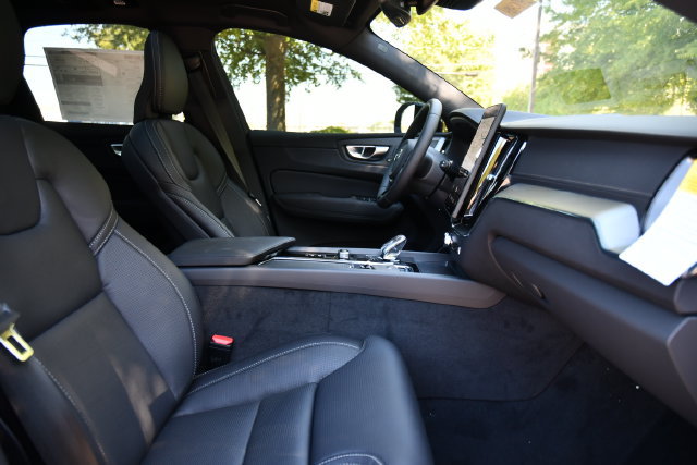 New 2026 Volvo XC60 B5 Ultra w/ Climate Package AWD/4WD image 30