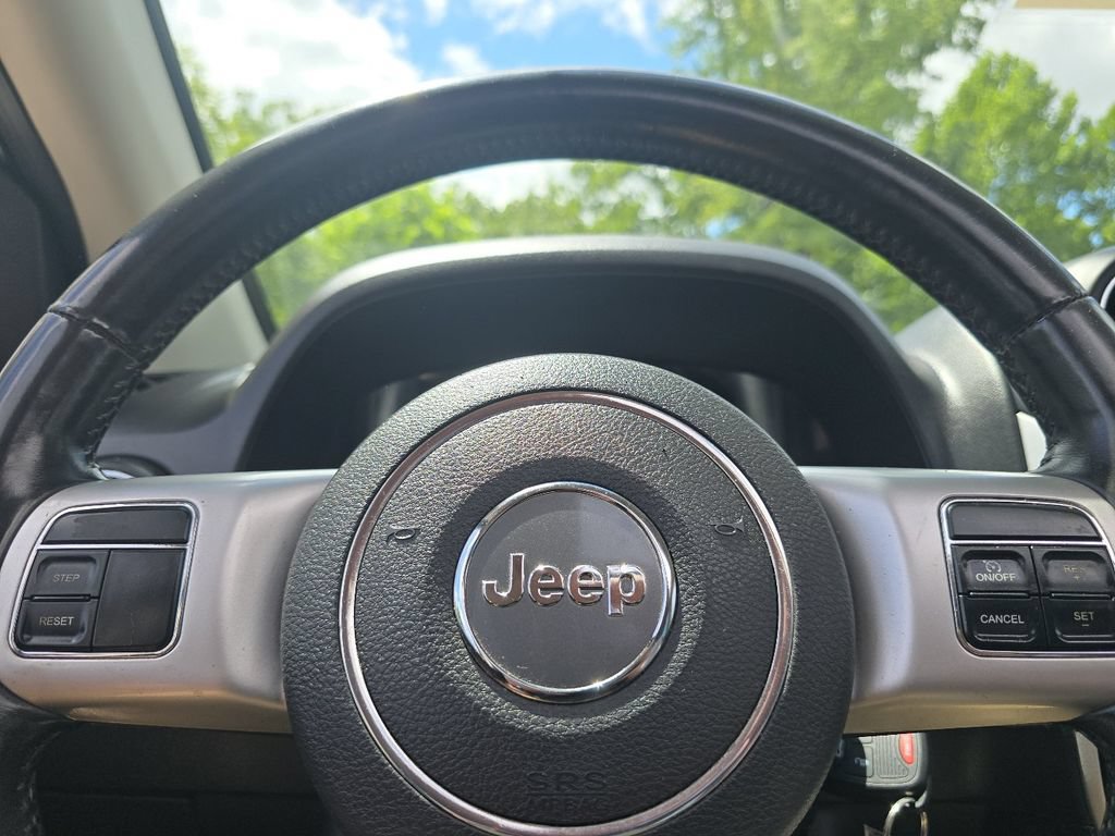 Used 2015 Jeep Compass High Altitude AWD/4WD image 23