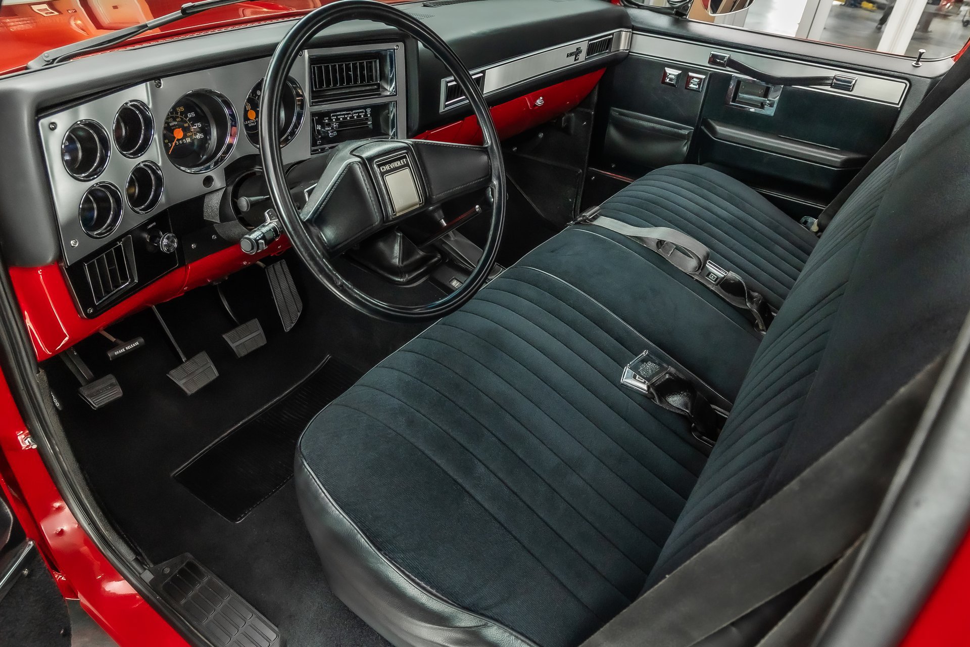 Used 1987 Chevrolet Silverado 1500 1500 AWD/4WD image 2