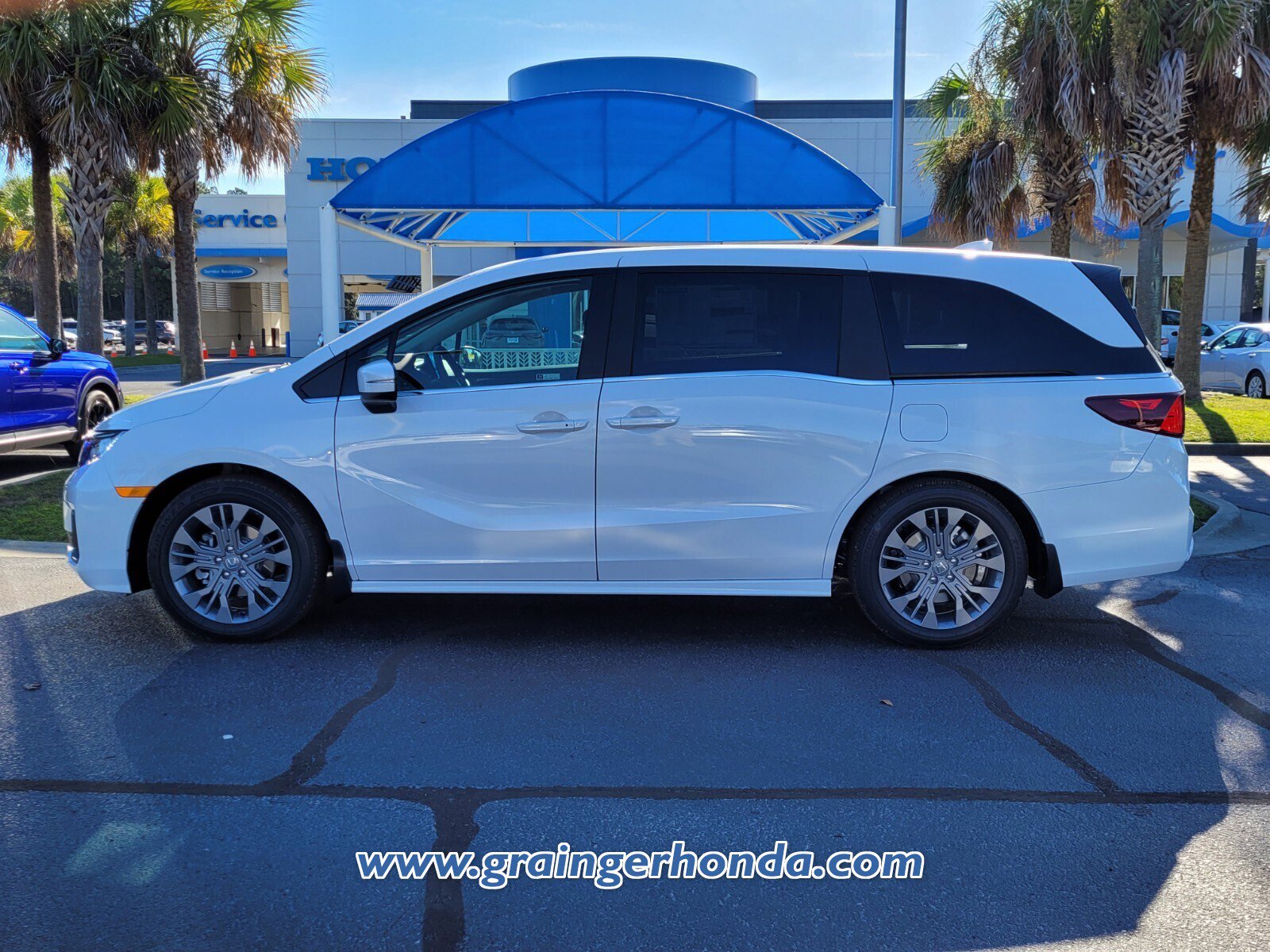 New 2026 Honda Odyssey Touring image 2